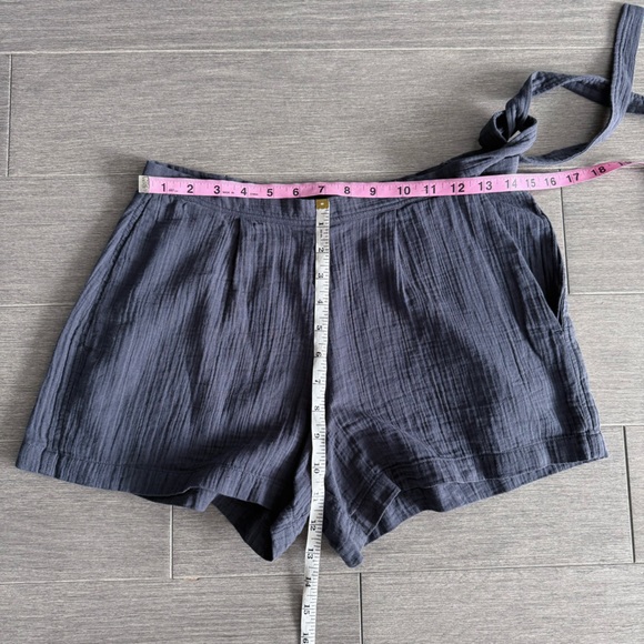 Aritzia Community 100% Organic Cotton Gauze Textured Shorts S Blue Gray Boho - Picture 11 of 12